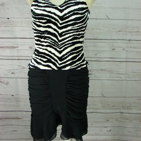 Black Ruched Ruffle Edged Skirt Sz 8 - Picture 14 of 15